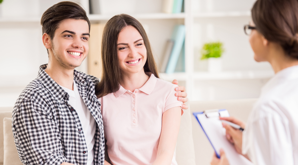 Couple attending premarital counseling at Ojas Clinic with the Best Gynecologist in Kharadi Pune Dr. Mansi Sharma